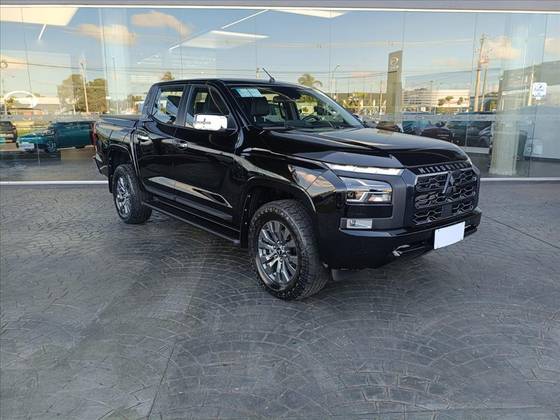 MITSUBISHI TRITON 2.4 BITURBO DIESEL CD HPE 4X4 AUTOMÁTICO